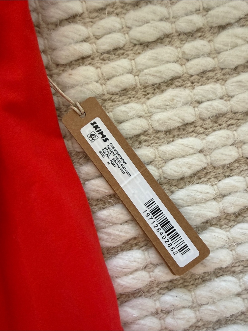 SKIMS Red Scoop-Neck Bodysuit - Picture 2 of 3